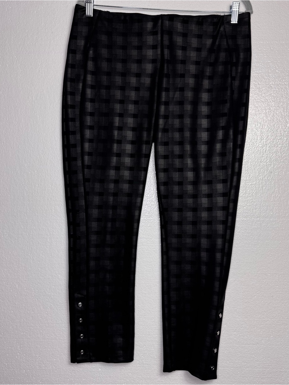 Nygard slims checkered black pull on pants button detail size L